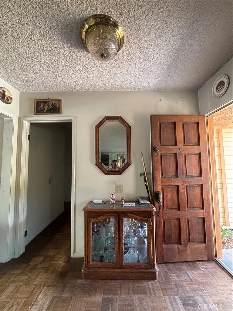 1524 Dover Avenue Thousand Oaks, CA 91360