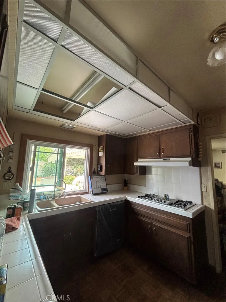1524 Dover Avenue Thousand Oaks, CA 91360
