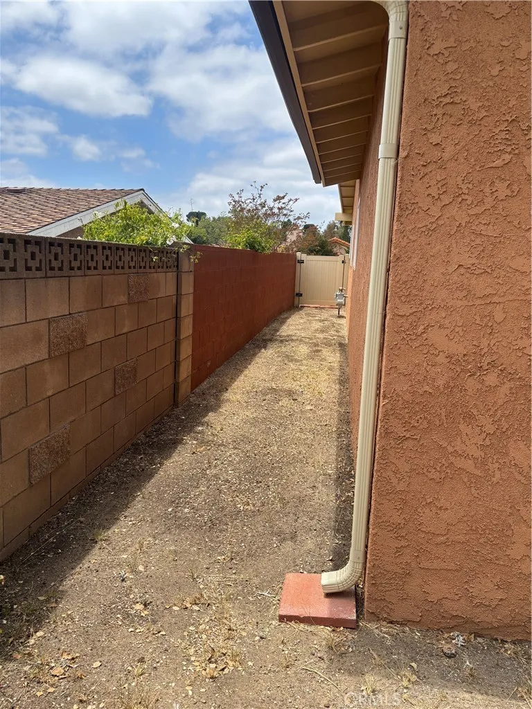 1524 Dover Avenue Thousand Oaks, CA 91360