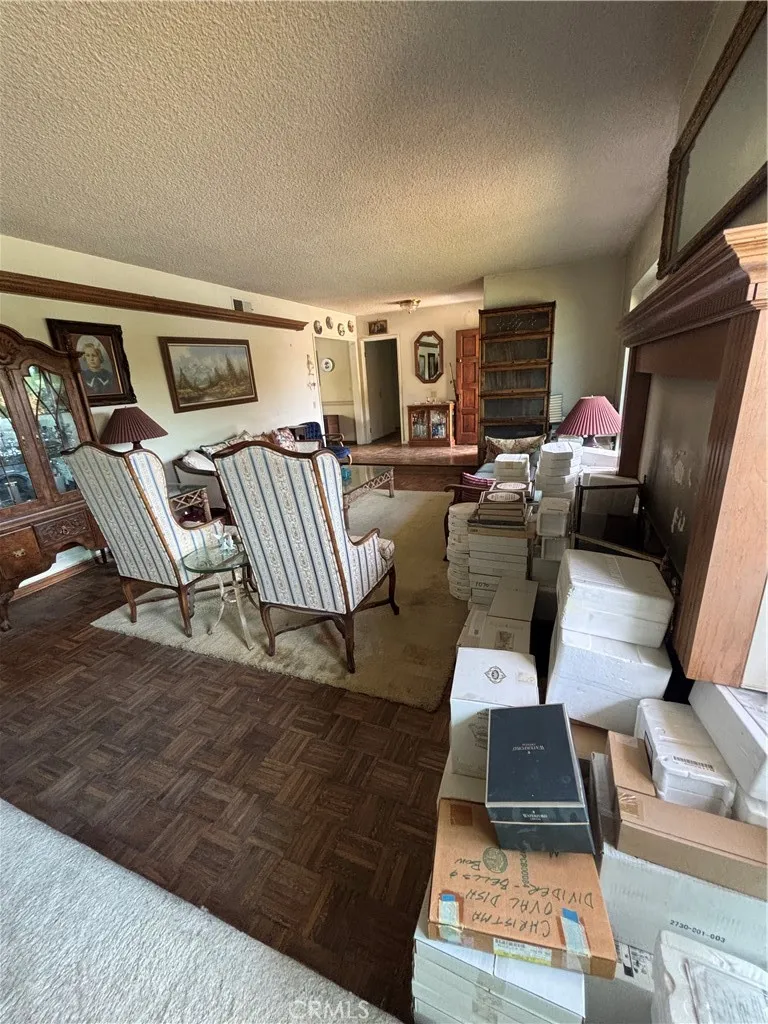 1524 Dover Avenue Thousand Oaks, CA 91360
