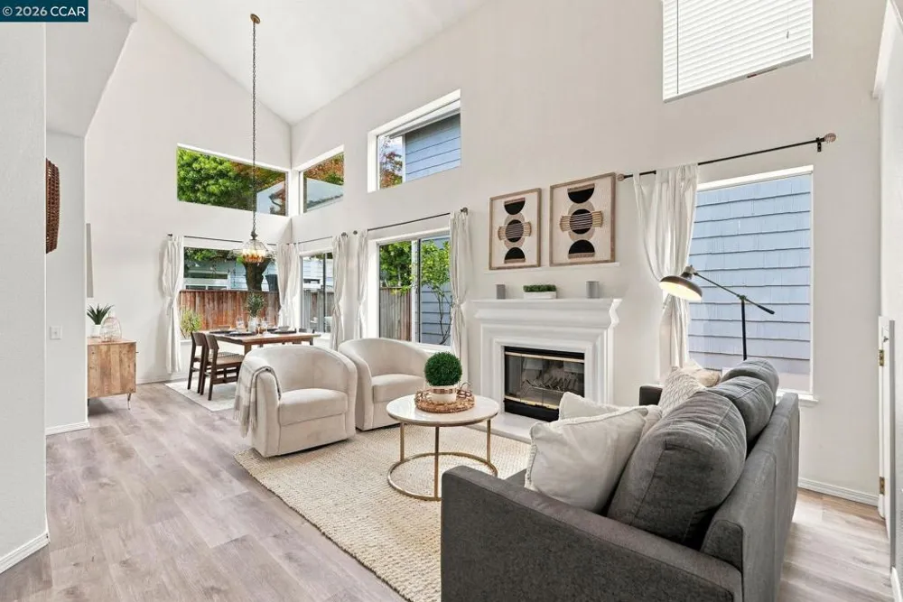 11 Seabreeze Dr Richmond, CA 94804