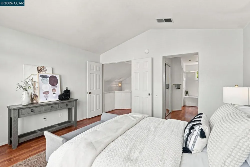 11 Seabreeze Dr Richmond, CA 94804