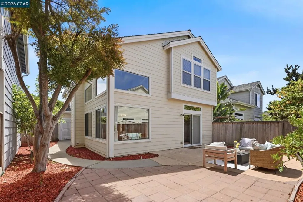 11 Seabreeze Dr Richmond, CA 94804