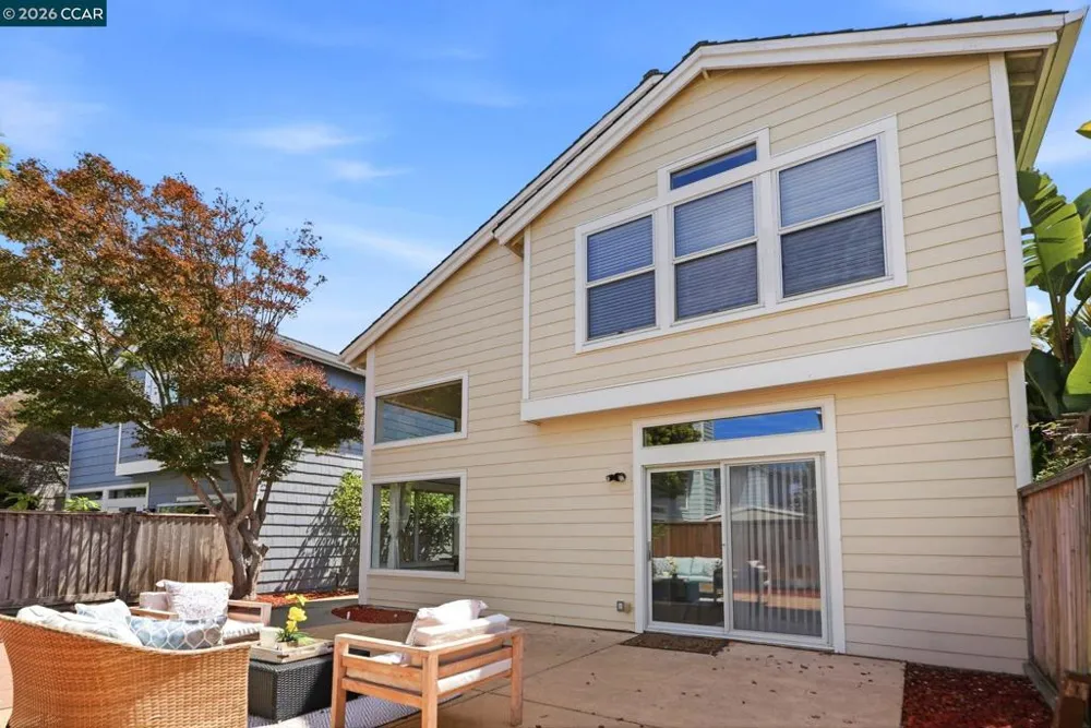 11 Seabreeze Dr Richmond, CA 94804