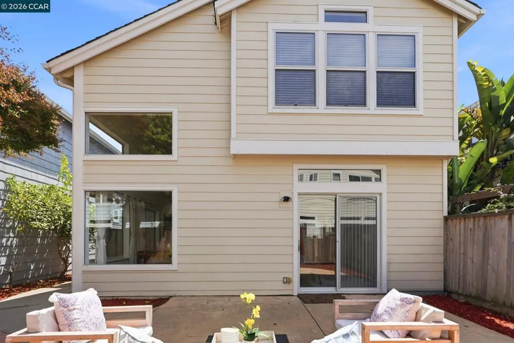 11 Seabreeze Dr Richmond, CA 94804