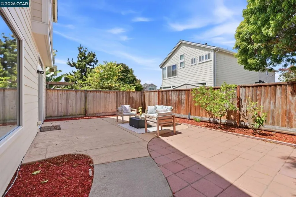11 Seabreeze Dr Richmond, CA 94804