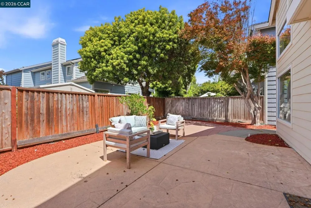 11 Seabreeze Dr Richmond, CA 94804