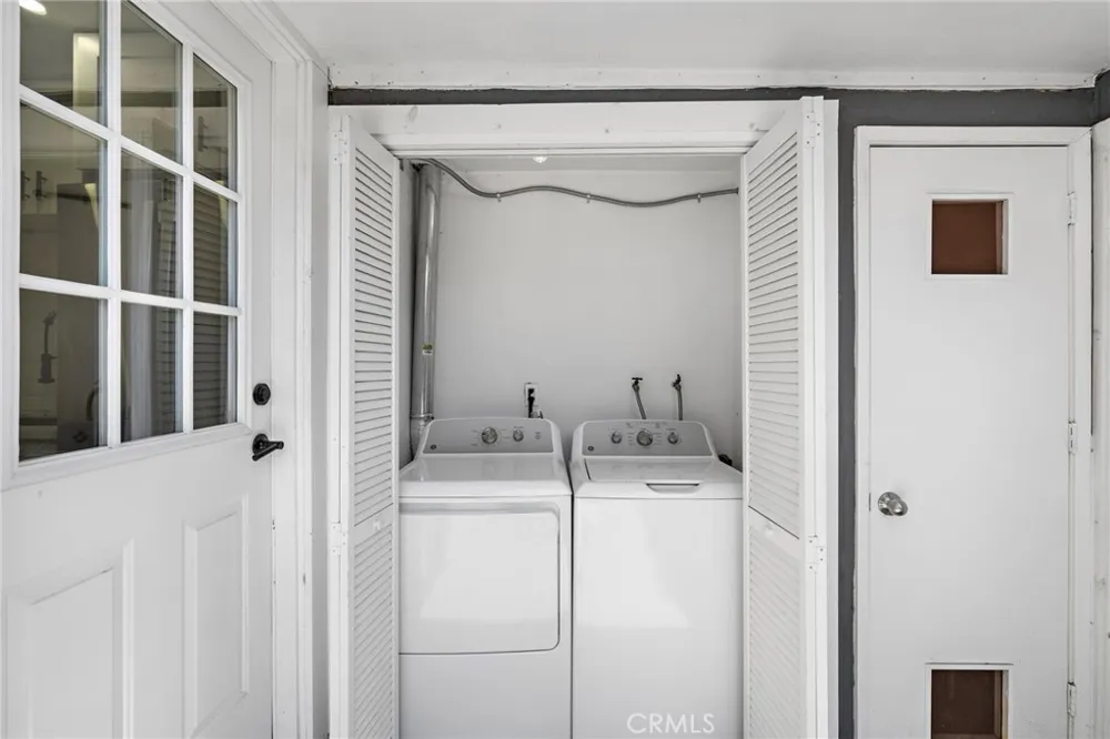 108 Danbury Costa Mesa, CA 92626