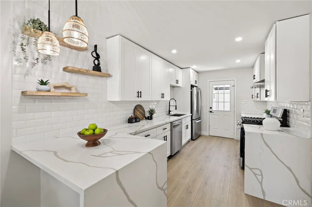 108 Danbury Costa Mesa, CA 92626