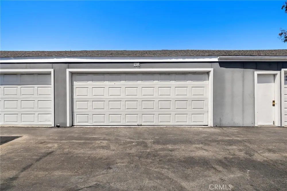 108 Danbury Costa Mesa, CA 92626