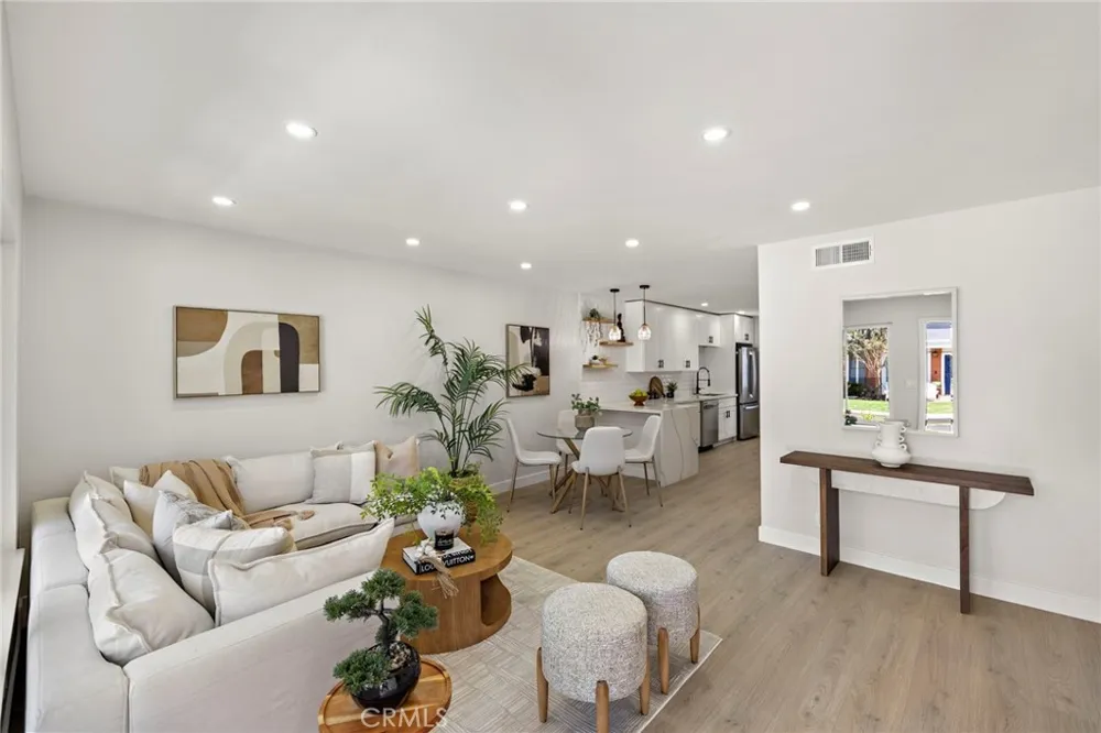 108 Danbury Costa Mesa, CA 92626