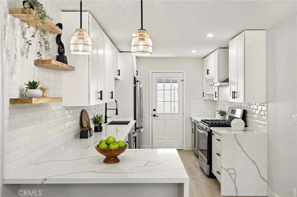 108 Danbury Costa Mesa, CA 92626