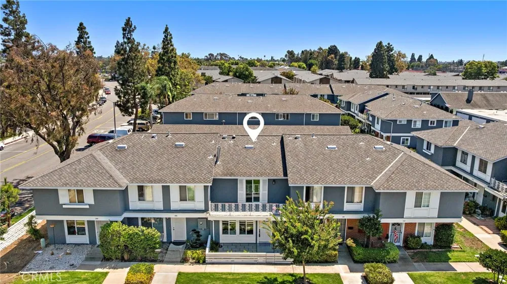 108 Danbury Costa Mesa, CA 92626