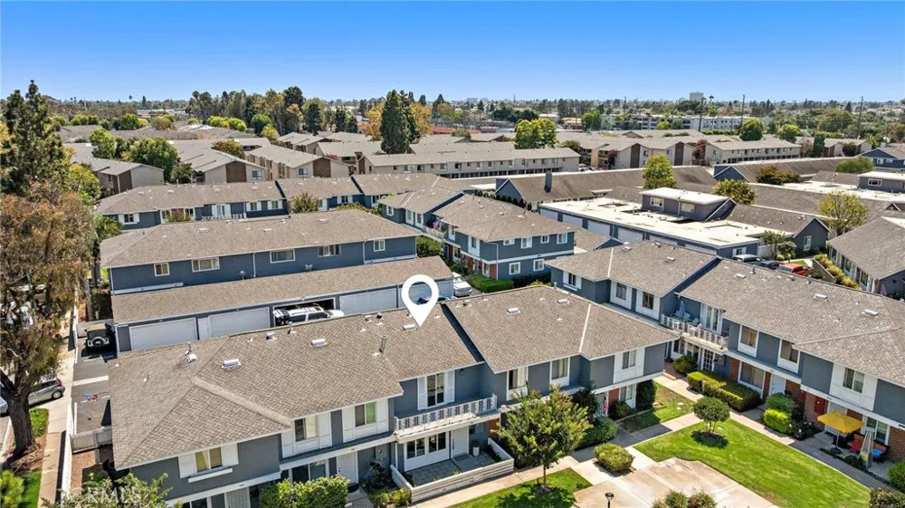 108 Danbury Costa Mesa, CA 92626