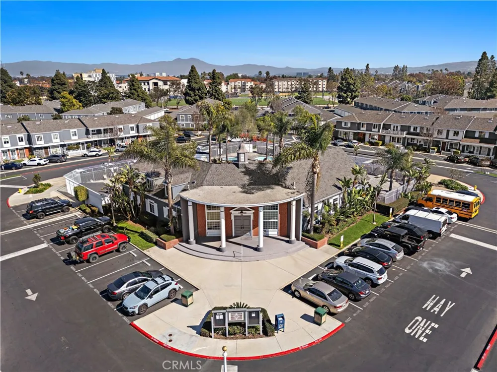 108 Danbury Costa Mesa, CA 92626