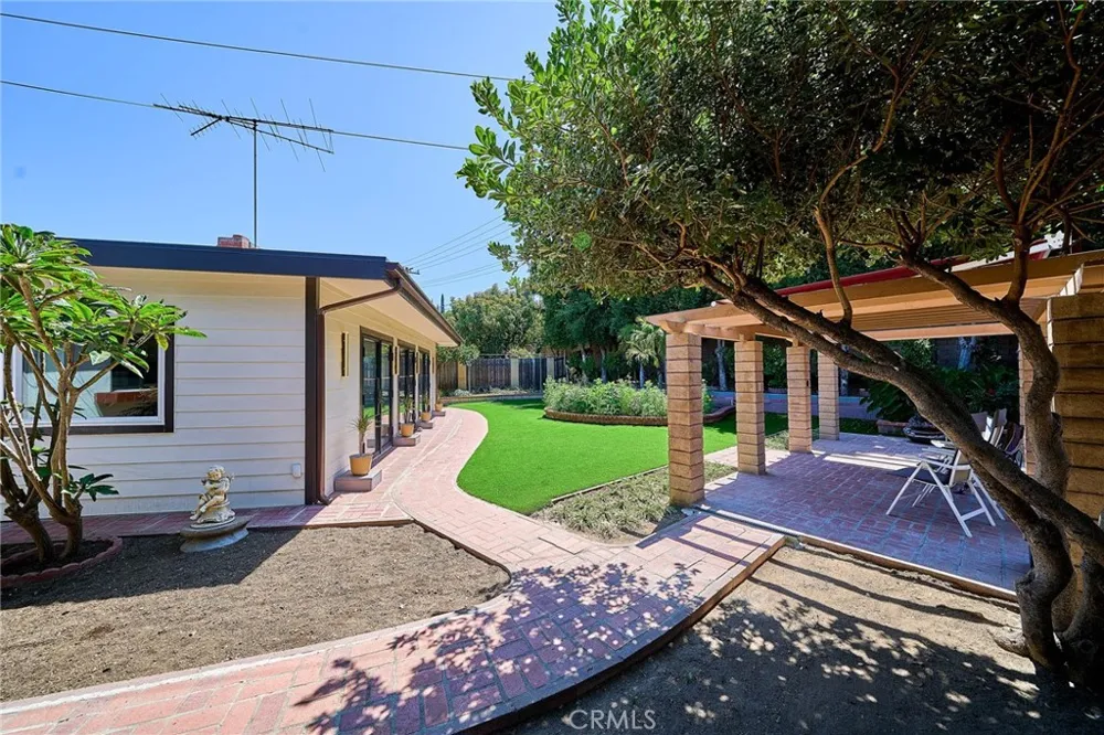 2532 Crooked Creek Diamond Bar, CA 91765