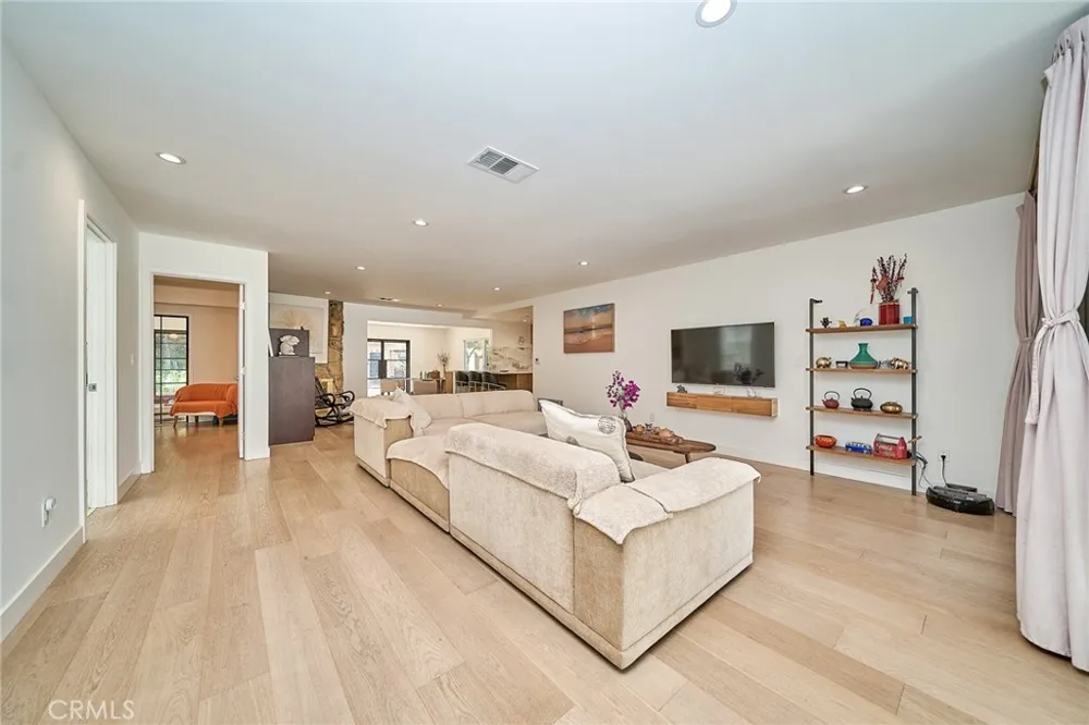 2532 Crooked Creek Diamond Bar, CA 91765