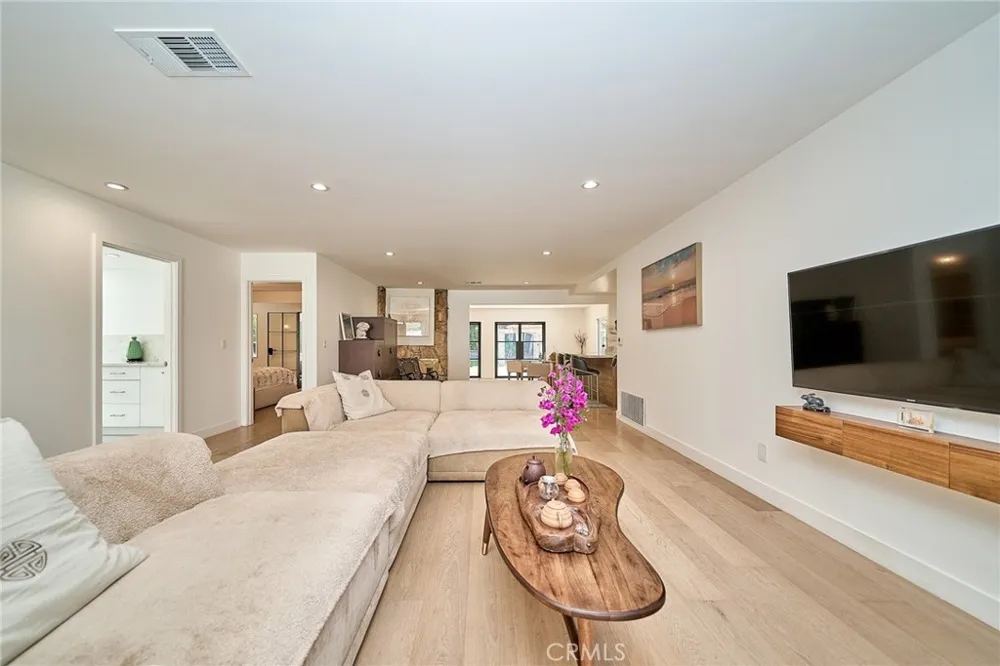 2532 Crooked Creek Diamond Bar, CA 91765