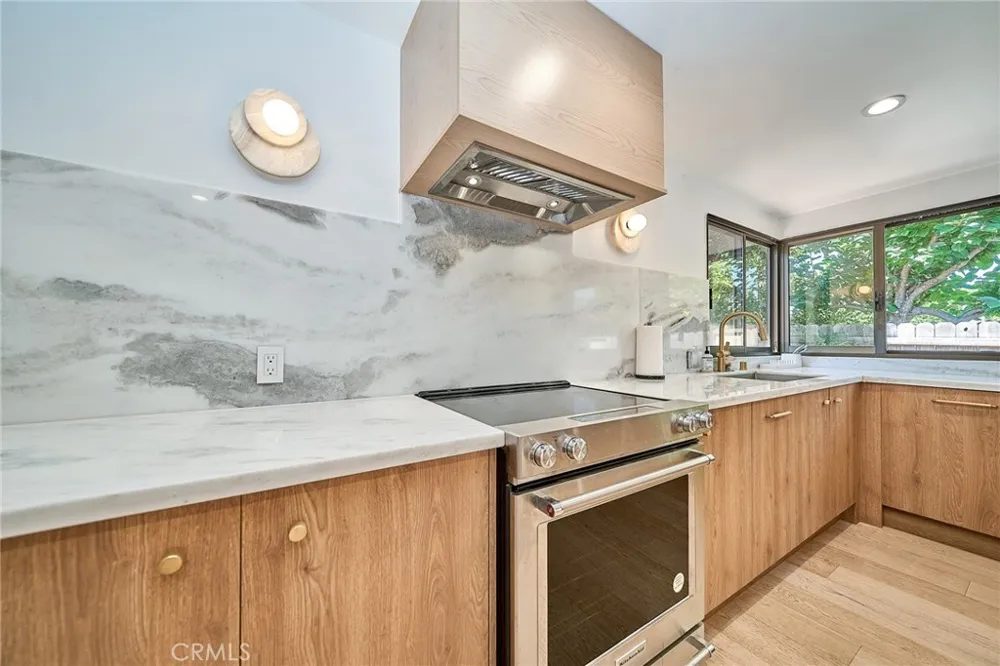 2532 Crooked Creek Diamond Bar, CA 91765