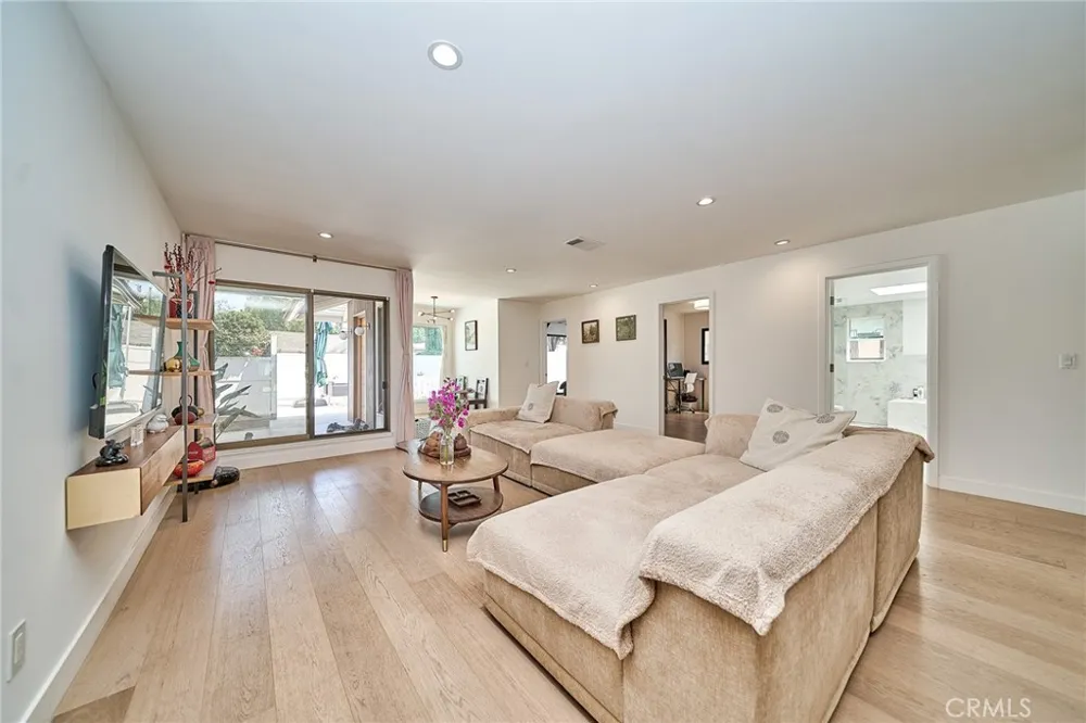 2532 Crooked Creek Diamond Bar, CA 91765