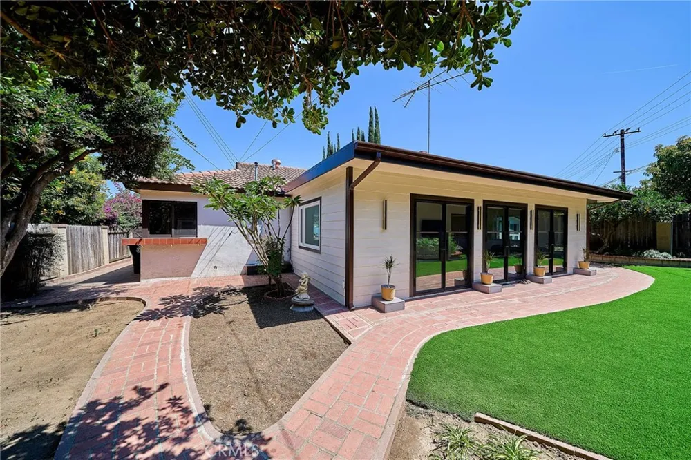 2532 Crooked Creek Diamond Bar, CA 91765