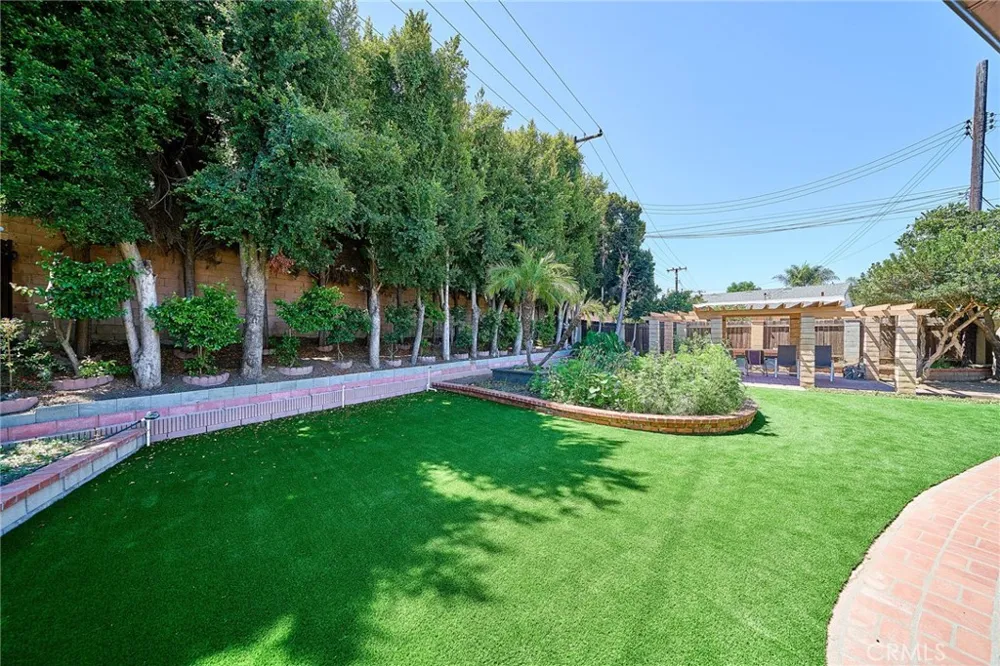 2532 Crooked Creek Diamond Bar, CA 91765