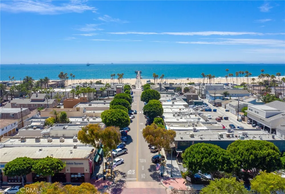 3550 Goldenrod Circle Seal Beach, CA 90740