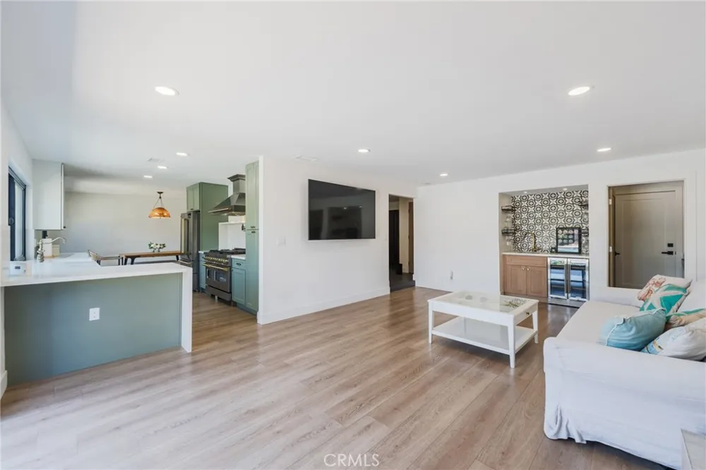 3550 Goldenrod Circle Seal Beach, CA 90740
