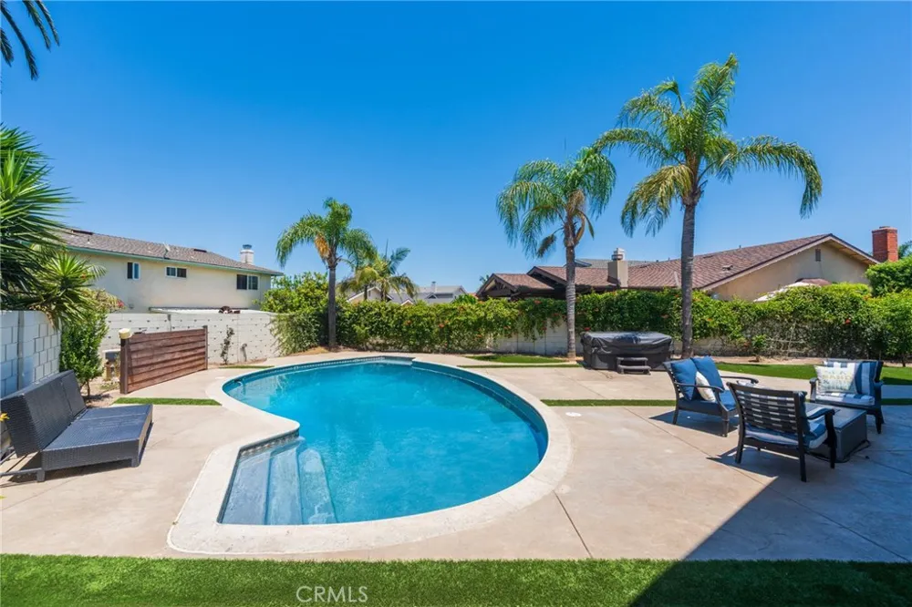 3550 Goldenrod Circle Seal Beach, CA 90740