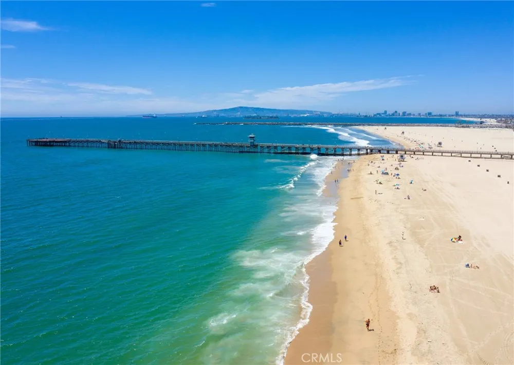 3550 Goldenrod Circle Seal Beach, CA 90740