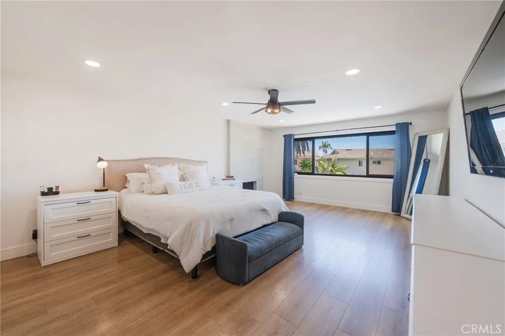 3550 Goldenrod Circle Seal Beach, CA 90740