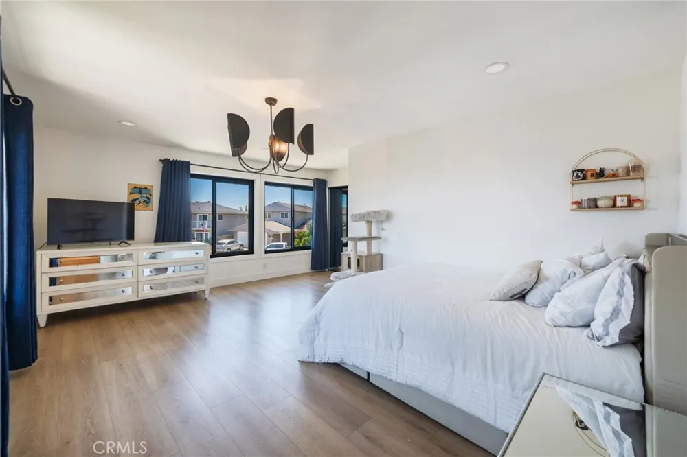 3550 Goldenrod Circle Seal Beach, CA 90740