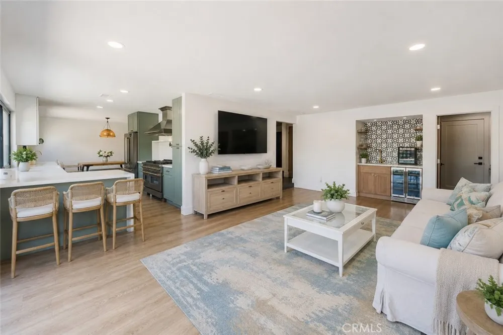 3550 Goldenrod Circle Seal Beach, CA 90740