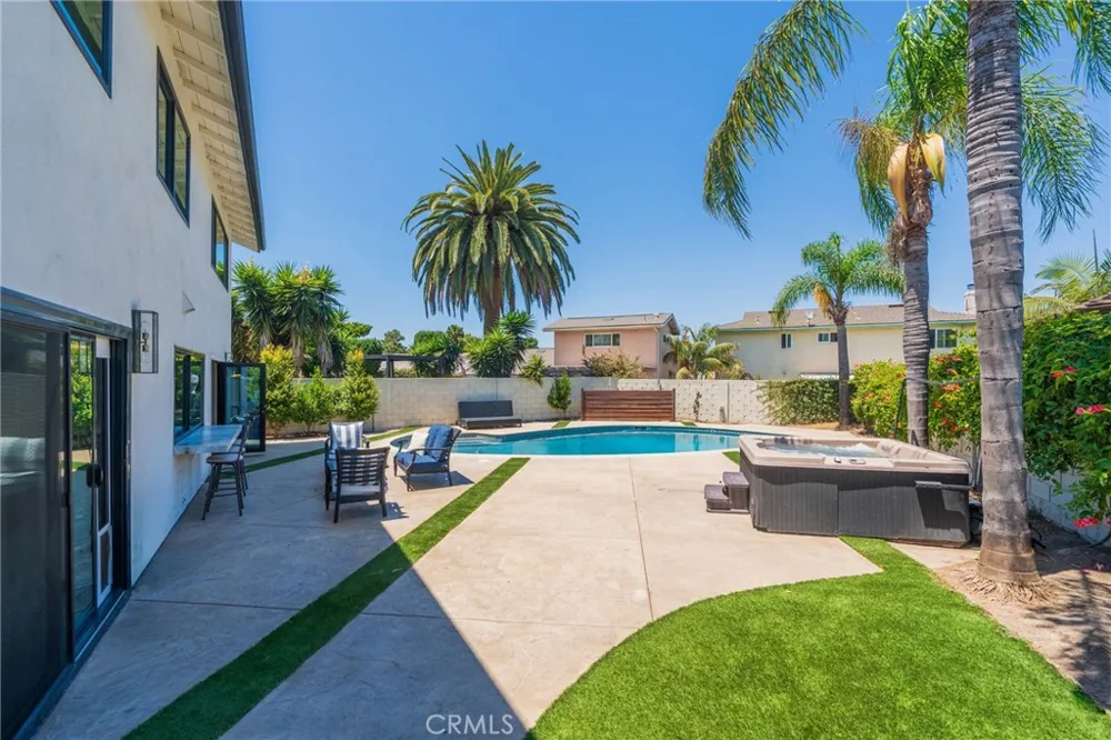 3550 Goldenrod Circle Seal Beach, CA 90740