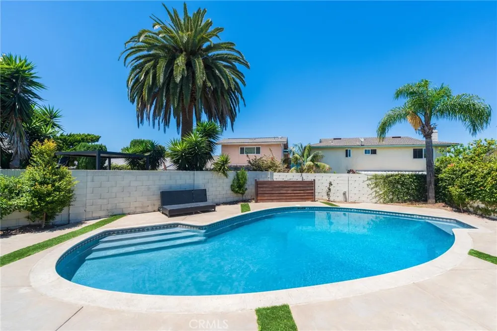 3550 Goldenrod Circle Seal Beach, CA 90740