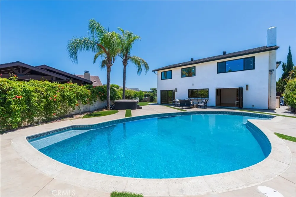 3550 Goldenrod Circle Seal Beach, CA 90740