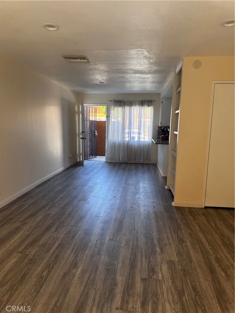 14033 Anderson Paramount, CA 90723