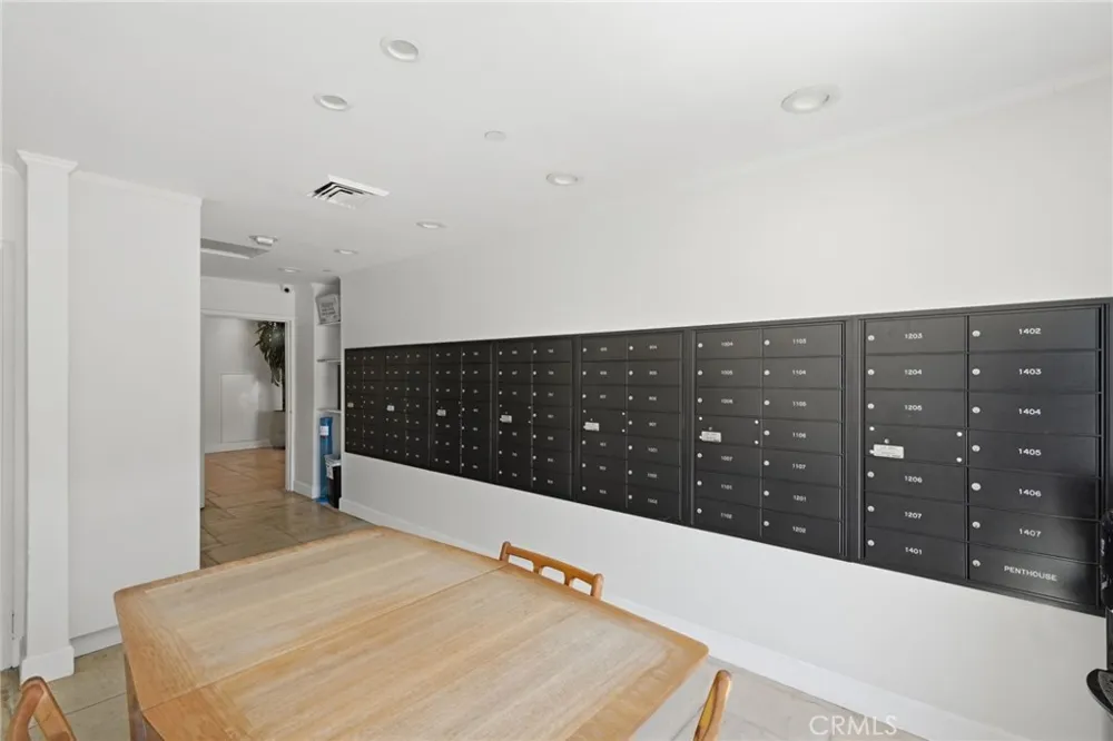 101 California #1104 Santa Monica, CA 90403