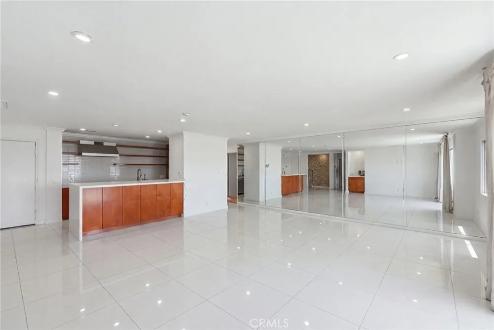 101 California #1104 Santa Monica, CA 90403