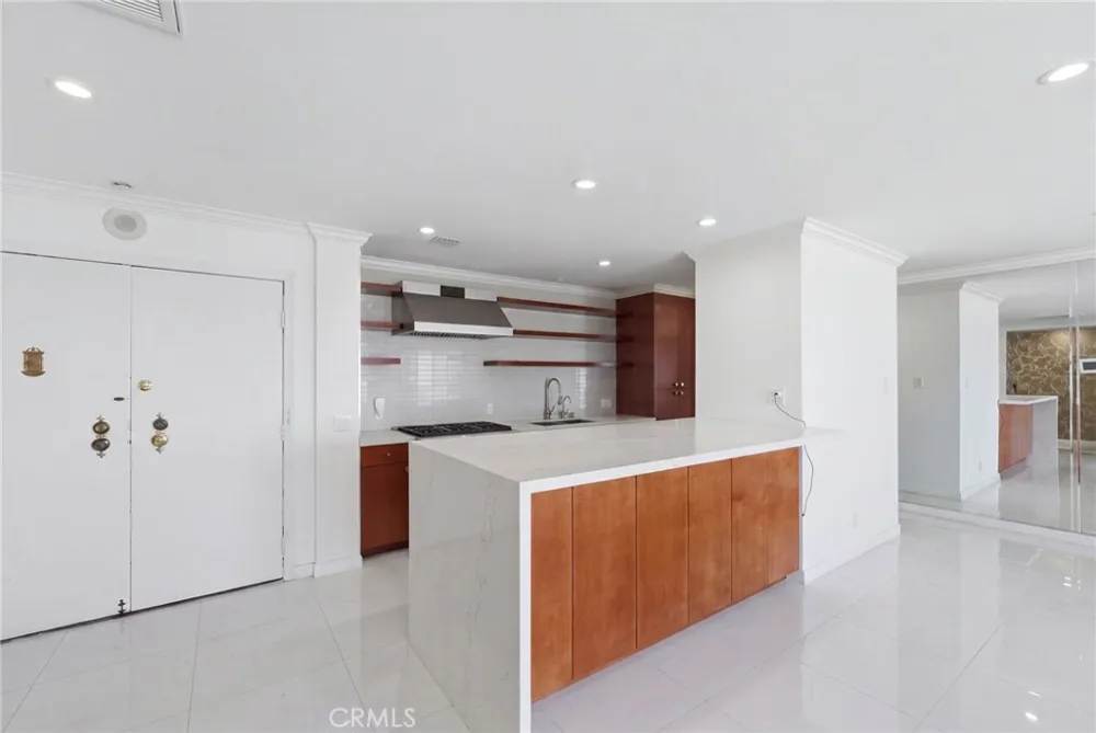 101 California #1104 Santa Monica, CA 90403
