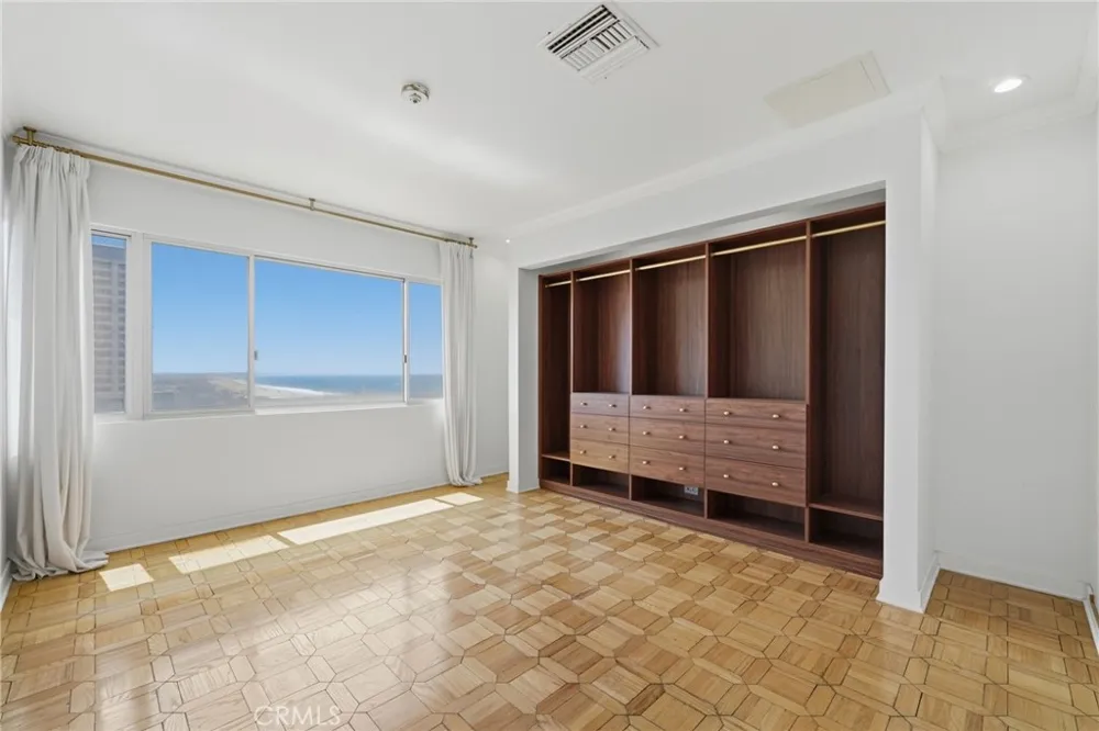 101 California #1104 Santa Monica, CA 90403