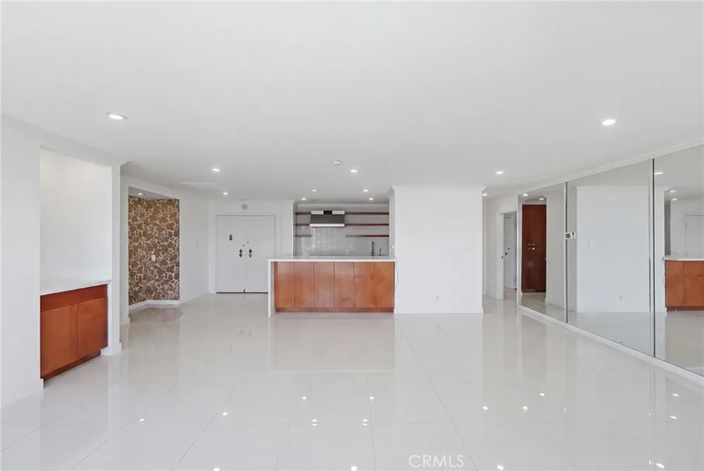 101 California #1104 Santa Monica, CA 90403