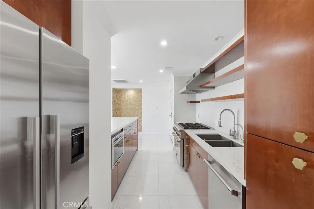 101 California #1104 Santa Monica, CA 90403