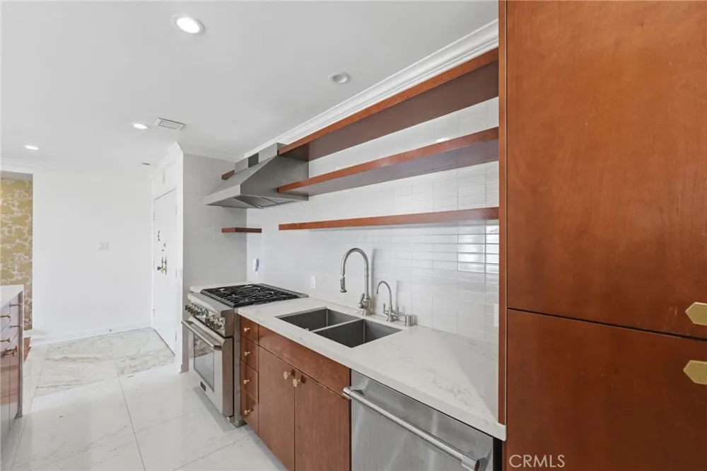 101 California #1104 Santa Monica, CA 90403