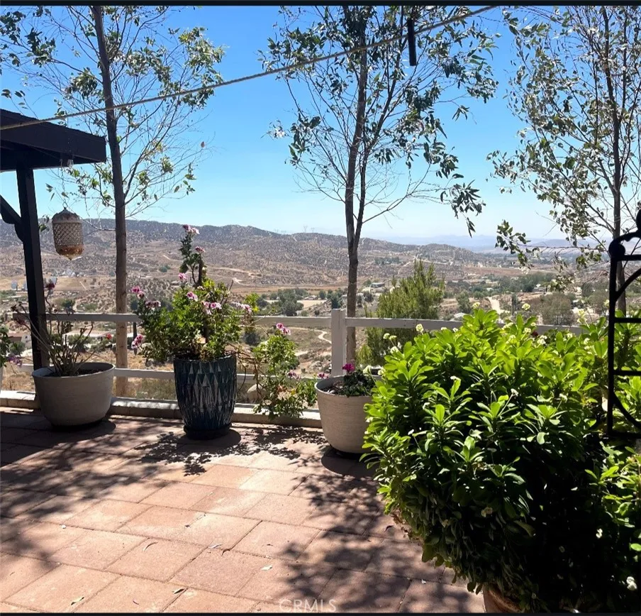 21945 Horseshoe Nuevo, CA 92567