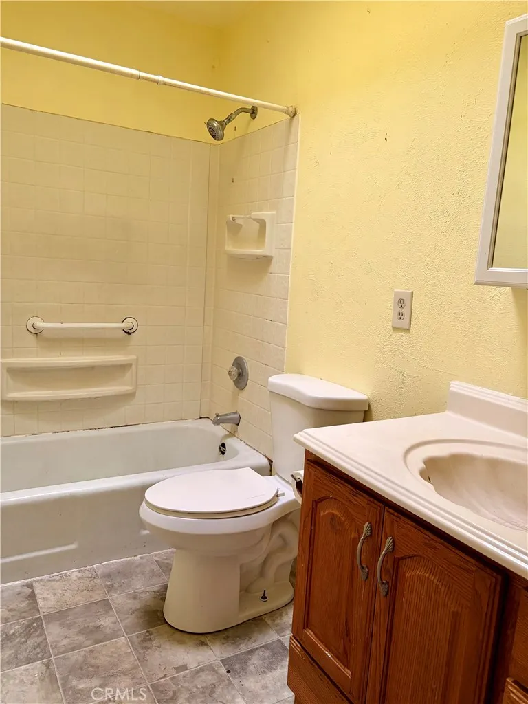 2581 E Gerard Merced, CA 95341