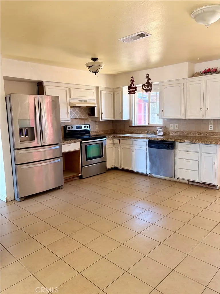 2581 E Gerard Merced, CA 95341