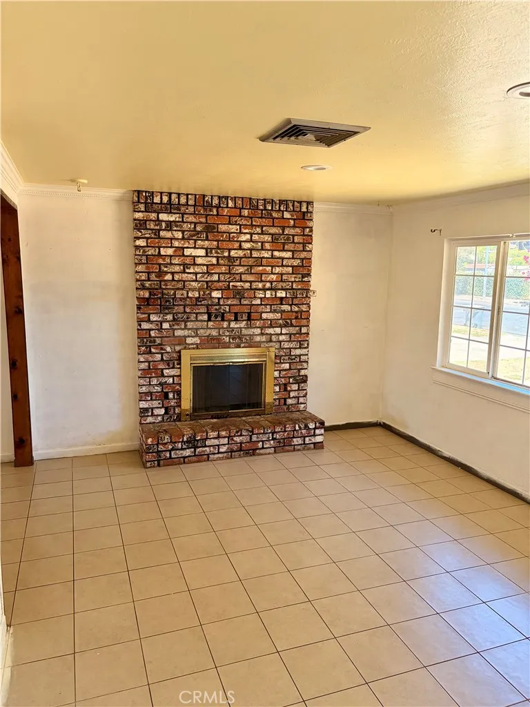 2581 E Gerard Merced, CA 95341