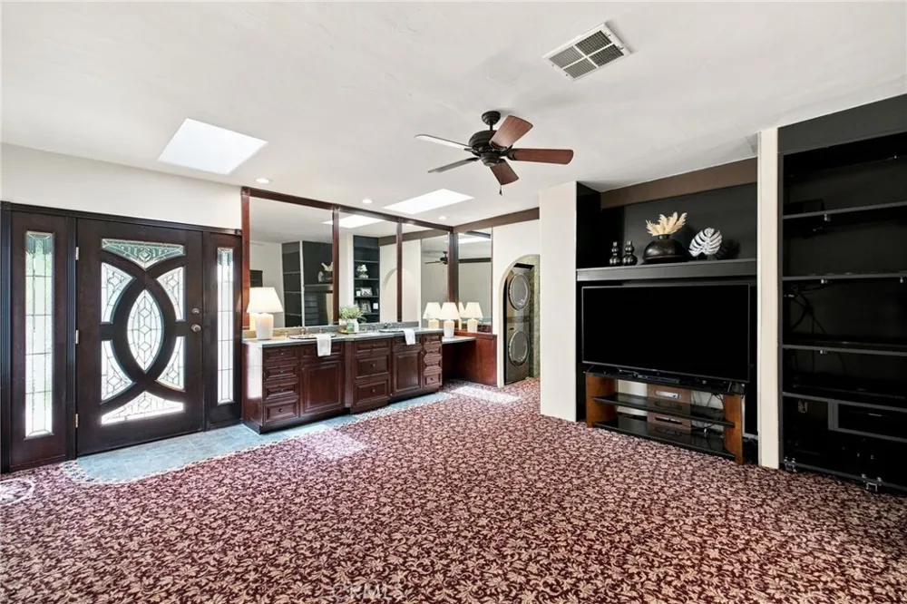 1324 E Chapman Orange, CA 92866