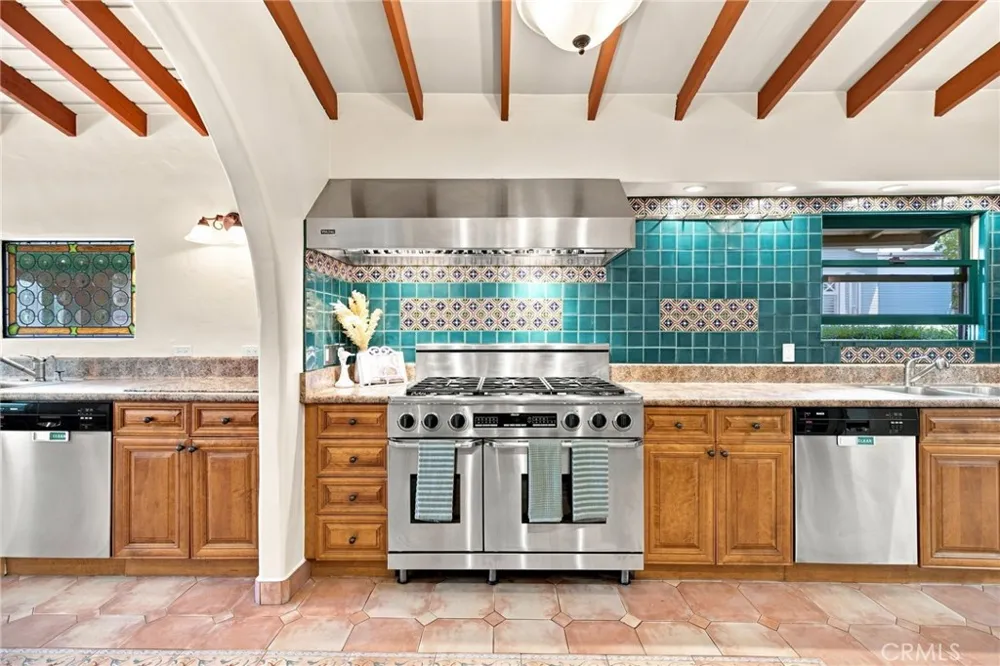 1324 E Chapman Orange, CA 92866